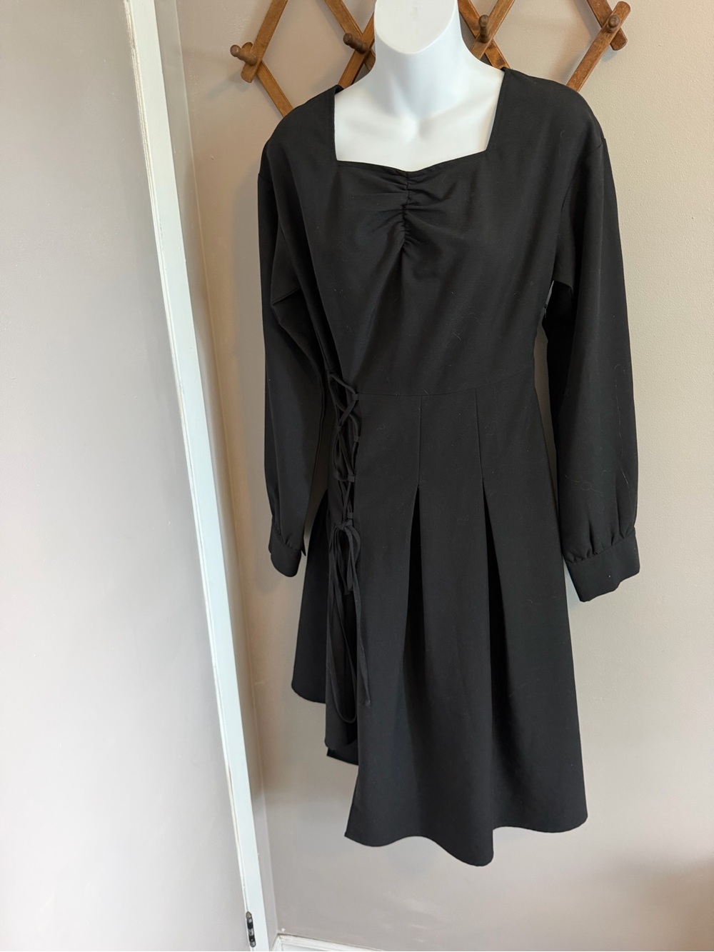 JOEYJOY Black Lace Up Side Pleated A-Line Midi Dress US S/M